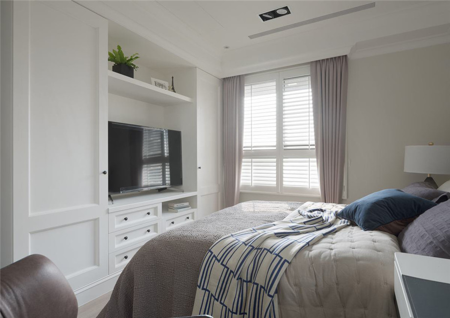 鄭州美式優(yōu)雅大平層臥室裝修設(shè)計(jì)實(shí)景圖