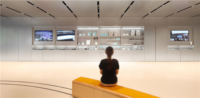 鄭州展廳裝修公司分享蔚來(lái)汽車(chē)用戶體驗(yàn)中心裝修設(shè)計(jì)方案