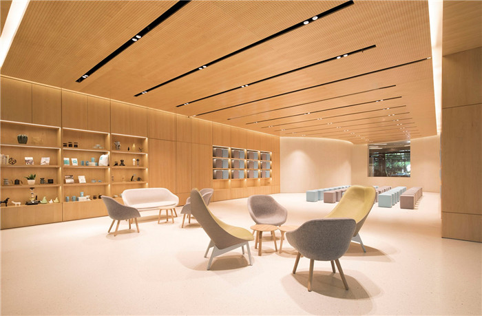 鄭州展廳裝修公司分享蔚來(lái)汽車(chē)用戶體驗(yàn)中心裝修設(shè)計(jì)案例