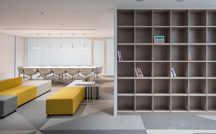 極簡風海鏈科技深圳總部辦公室會議室裝修設(shè)計圖 極簡風海鏈科技深圳總部辦公室會議室裝修設(shè)計圖