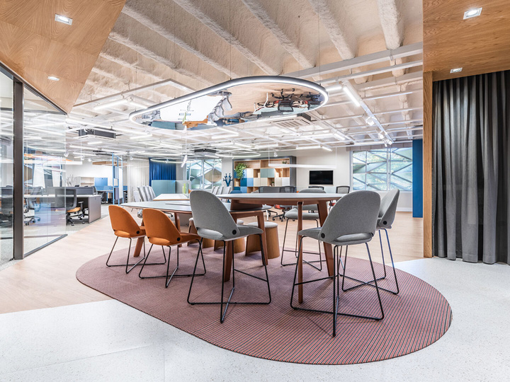 靈活時尚的國外家具公司辦公兼展廳裝修設計實景圖 靈活時尚的國外家具公司辦公兼展廳裝修設計實景圖