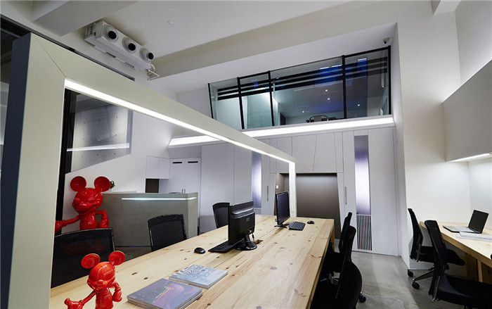 100平LOFT極簡(jiǎn)風(fēng)辦公室裝修改造辦公區(qū)設(shè)計(jì)案例 100平LOFT極簡(jiǎn)風(fēng)辦公室裝修改造辦公區(qū)設(shè)計(jì)案例
