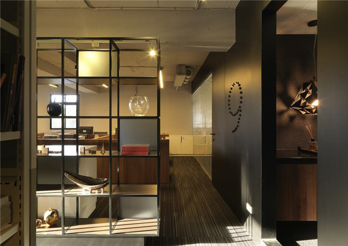 鄭州200平休閑工業(yè)風辦公室走廊裝修設計方案實景圖 鄭州200平休閑工業(yè)風辦公室走廊裝修設計方案實景圖