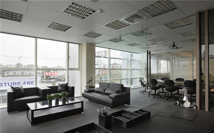 現(xiàn)代通透的清?；ぜ瘓F(tuán)辦公室接待區(qū)設(shè)計(jì)裝修實(shí)景圖