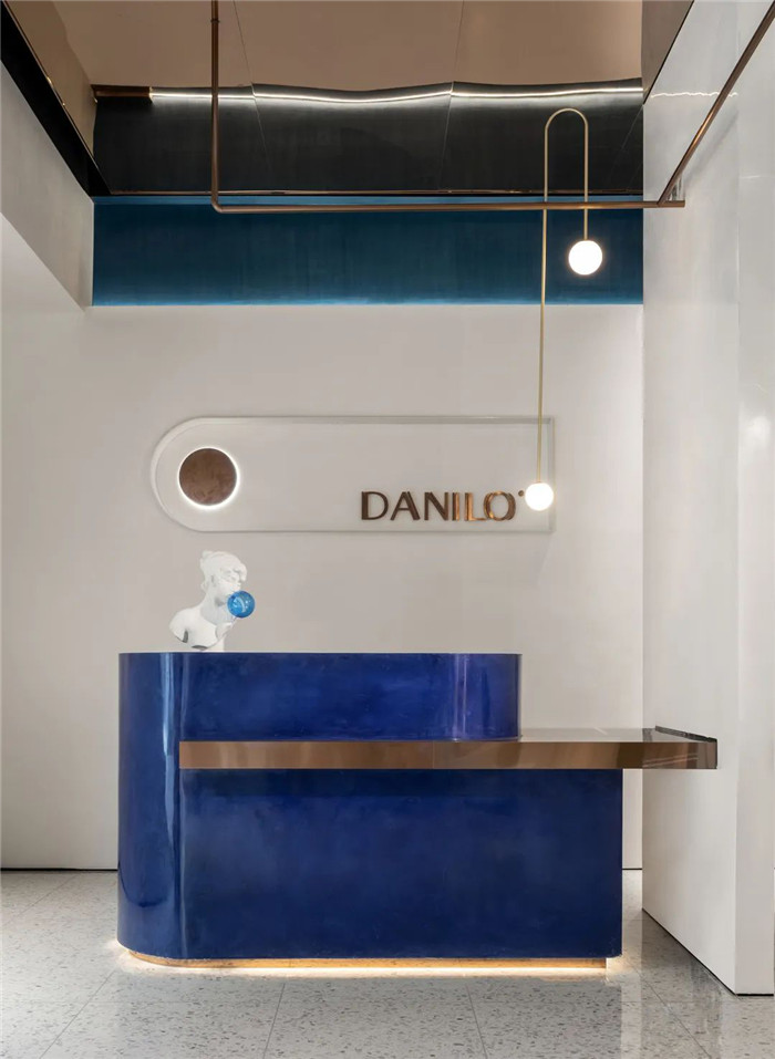 藝術(shù)氣質(zhì)創(chuàng)意設(shè)計(jì)公司辦公室前臺(tái)裝修設(shè)計(jì)實(shí)景圖