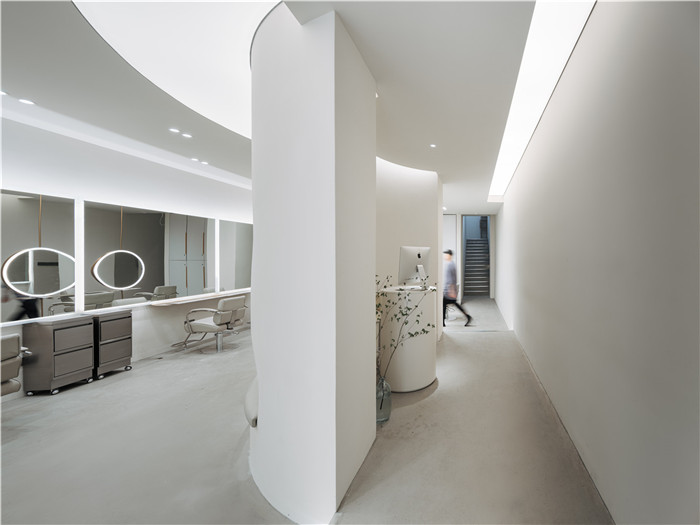 100平極簡(jiǎn)工業(yè)風(fēng)美發(fā)店內(nèi)部裝修設(shè)計(jì)實(shí)景圖 100平極簡(jiǎn)工業(yè)風(fēng)美發(fā)店內(nèi)部裝修設(shè)計(jì)實(shí)景圖