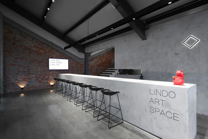 上海300平方老倉庫改造辦公室前臺裝修設(shè)計案例 上海300平方老倉庫改造辦公室前臺裝修設(shè)計案例