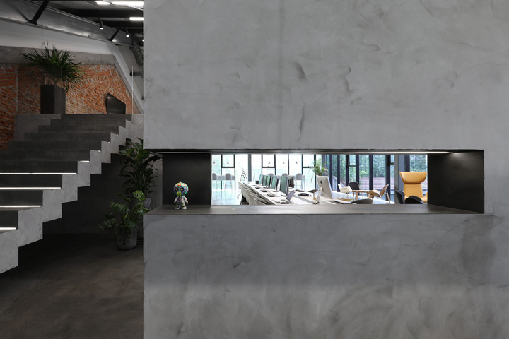 上海300平方老倉庫改造辦公室敞開辦公區(qū)裝修設(shè)計案例 上海300平方老倉庫改造辦公室敞開辦公區(qū)裝修設(shè)計案例