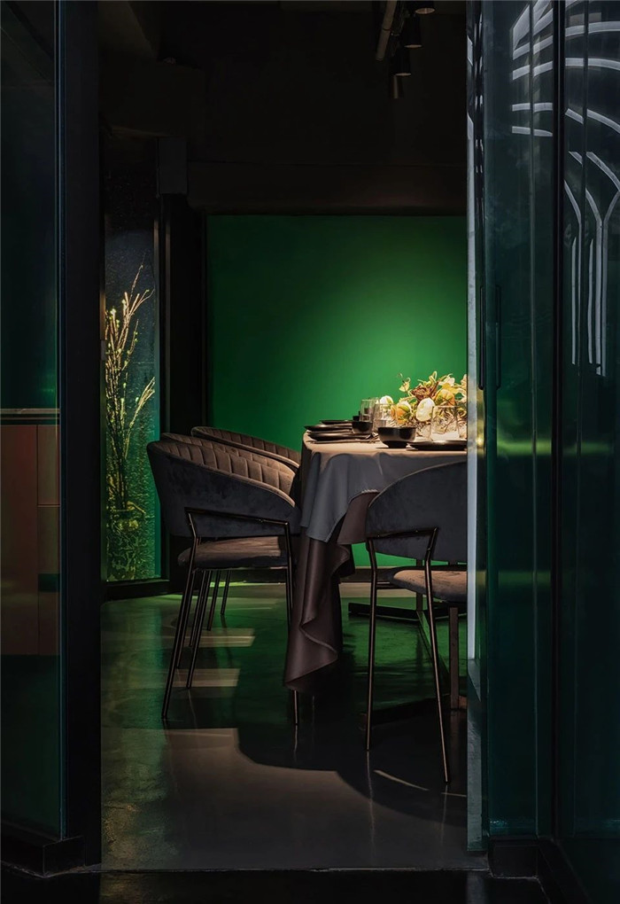 鄭州餐廳裝修公司分享中西餐酒吧融合餐飲裝修設(shè)計(jì)案例 鄭州餐廳裝修公司分享中西餐酒吧融合餐飲裝修設(shè)計(jì)案例