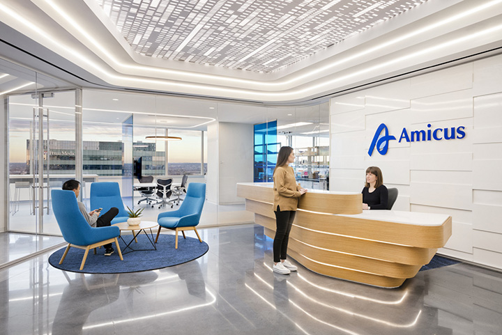 以社區(qū)為中心生物制藥集團(tuán)創(chuàng)意辦公樓前臺裝修設(shè)計(jì)案例 以社區(qū)為中心生物制藥集團(tuán)創(chuàng)意辦公樓前臺裝修設(shè)計(jì)案例