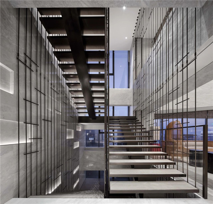 鄭州專業(yè)日式餐廳裝修推薦高端壽司店樓梯裝修設(shè)計案例 鄭州專業(yè)日式餐廳裝修推薦高端壽司店樓梯裝修設(shè)計案例