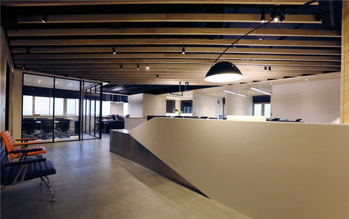 200平簡(jiǎn)約時(shí)尚風(fēng)腳輪制造公司辦公室前臺(tái)裝修設(shè)計(jì)方案 200平簡(jiǎn)約時(shí)尚風(fēng)腳輪制造公司辦公室前臺(tái)裝修設(shè)計(jì)方案