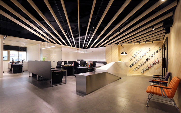 200平簡(jiǎn)約時(shí)尚風(fēng)腳輪制造公司辦公室前臺(tái)展示區(qū)裝修設(shè)計(jì)方案 200平簡(jiǎn)約時(shí)尚風(fēng)腳輪制造公司辦公室前臺(tái)展示區(qū)裝修設(shè)計(jì)方案