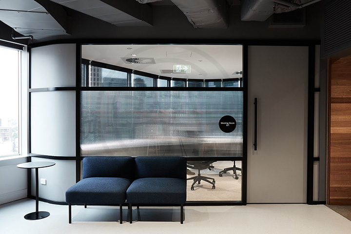 黑白灰摩登時(shí)尚軟件公司辦公室室內(nèi)裝修設(shè)計(jì)實(shí)景圖 黑白灰摩登時(shí)尚軟件公司辦公室室內(nèi)裝修設(shè)計(jì)實(shí)景圖