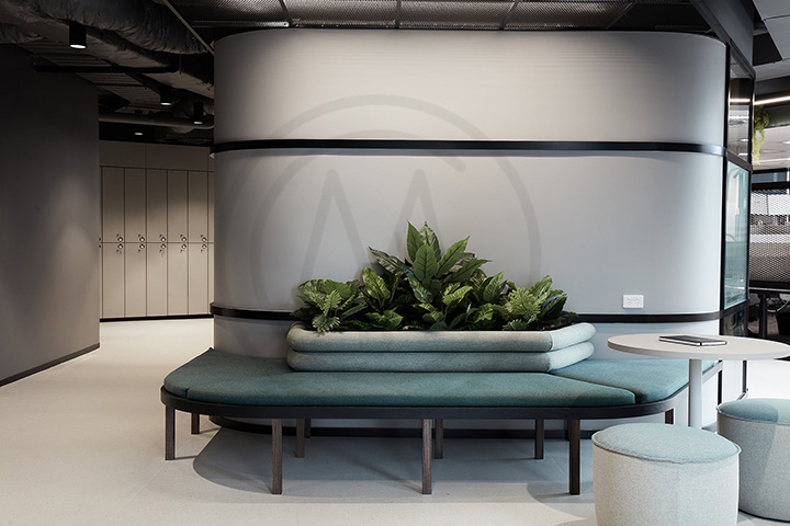 黑白灰摩登時(shí)尚軟件公司辦公室休閑區(qū)裝修設(shè)計(jì)實(shí)景圖 黑白灰摩登時(shí)尚軟件公司辦公室休閑區(qū)裝修設(shè)計(jì)實(shí)景圖