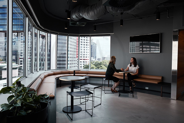 黑白灰摩登時(shí)尚軟件公司辦公室休閑區(qū)裝修設(shè)計(jì)實(shí)景圖 黑白灰摩登時(shí)尚軟件公司辦公室休閑區(qū)裝修設(shè)計(jì)實(shí)景圖