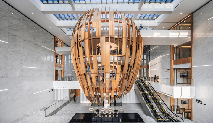 以家為主題的紅星美凱龍總部辦公樓裝置藝術(shù)裝修設(shè)計(jì)案例