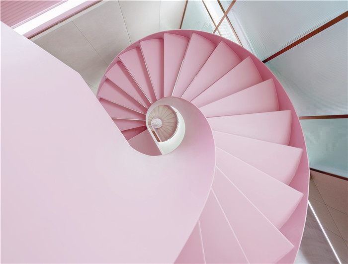 鄭州醫(yī)美裝修公司推薦C+SPA美容美體中心旋轉(zhuǎn)樓梯裝修設(shè)計(jì)圖 鄭州醫(yī)美裝修公司推薦C+SPA美容美體中心旋轉(zhuǎn)樓梯裝修設(shè)計(jì)圖