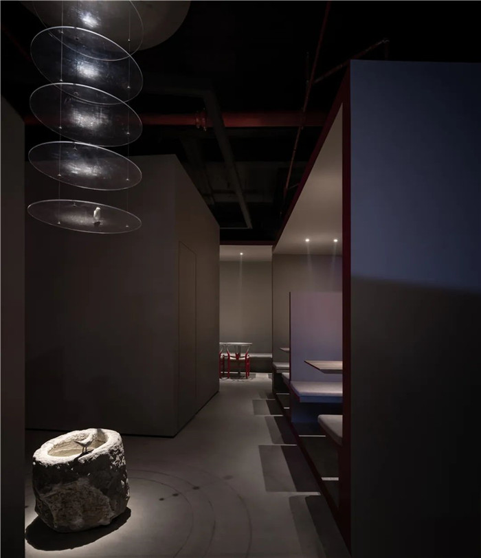 鄭州燒烤店裝修不走尋常路  文藝范燒烤店看起來！