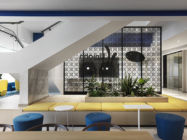 中西合璧混搭風(fēng)輝瑞醫(yī)藥集團(tuán)總部辦公室休閑區(qū)裝修實(shí)景圖 中西合璧混搭風(fēng)輝瑞醫(yī)藥集團(tuán)總部辦公室休閑區(qū)裝修實(shí)景圖