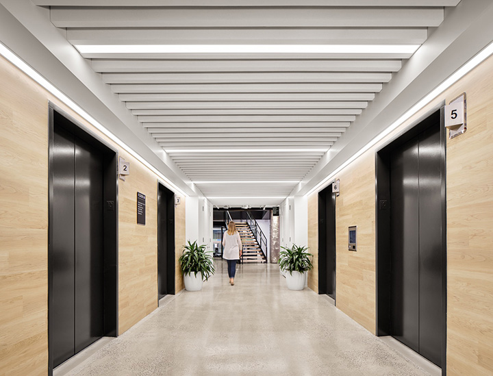 7000平在線招聘企業(yè)總部辦公樓電梯廳裝修改造設(shè)計方案 7000平在線招聘企業(yè)總部辦公樓電梯廳裝修改造設(shè)計方案