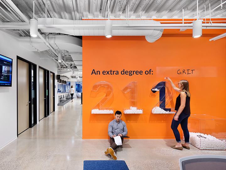 7000平在線招聘企業(yè)總部辦公樓裝修改造設(shè)計方案 7000平在線招聘企業(yè)總部辦公樓裝修改造設(shè)計方案