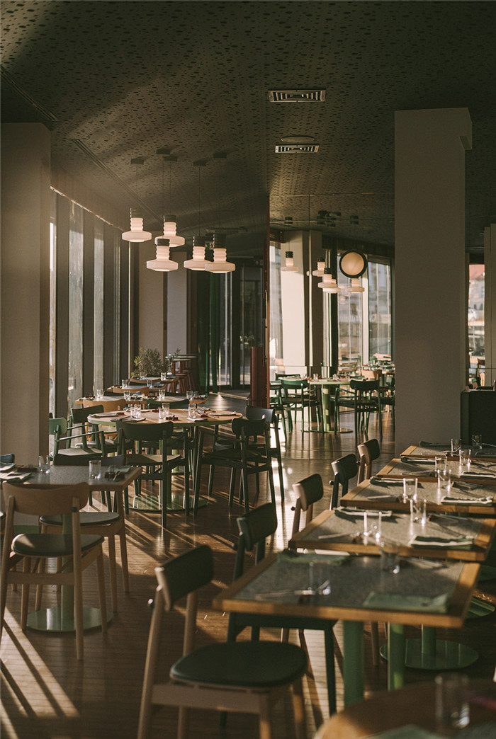 鄭州餐廳裝修專家分享精致工業(yè)風(fēng)融合西餐廳設(shè)計方案 鄭州餐廳裝修專家分享精致工業(yè)風(fēng)融合西餐廳設(shè)計方案