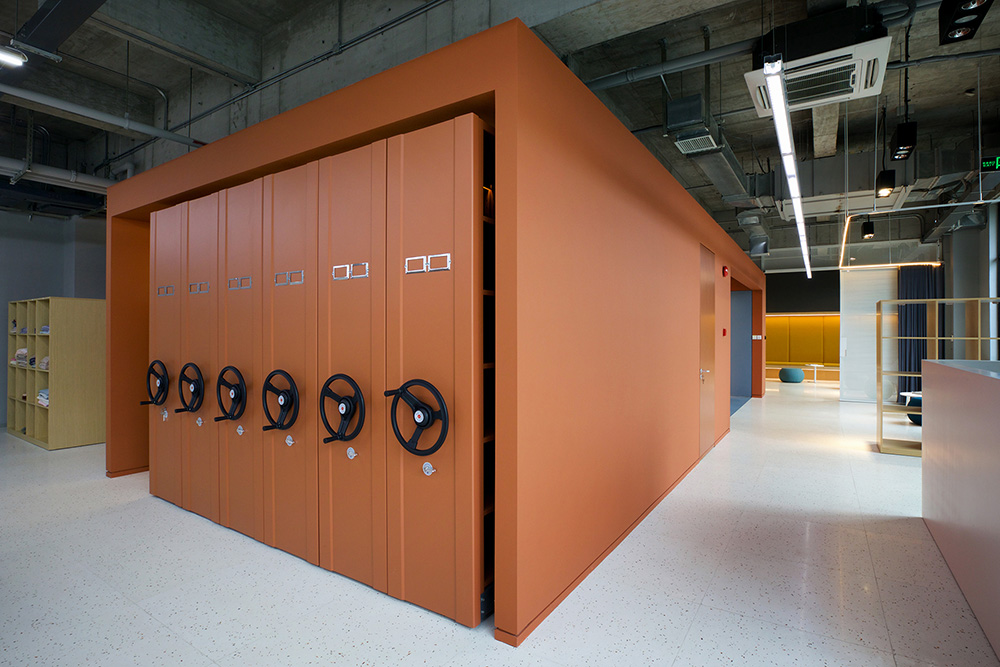 400平極簡工業(yè)風(fēng)圣東尼研究中心&辦公裝修設(shè)計(jì)方案 400平極簡工業(yè)風(fēng)圣東尼研究中心&辦公裝修設(shè)計(jì)方案