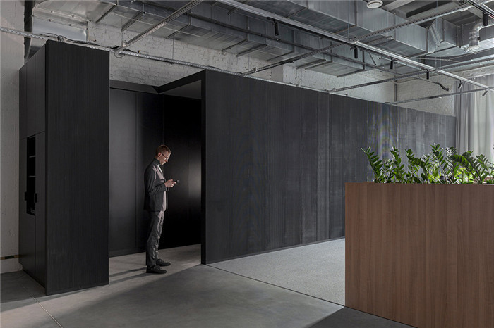 350平藝術(shù)工業(yè)風(fēng)軟件開(kāi)發(fā)公司辦公室裝修實(shí)景圖 350平藝術(shù)工業(yè)風(fēng)軟件開(kāi)發(fā)公司辦公室裝修實(shí)景圖