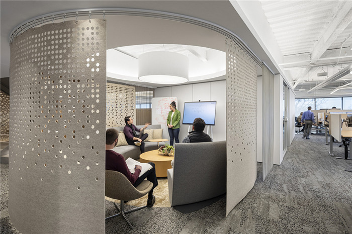 靈活會議室裝修設(shè)計-鄭州金融辦公室裝修公司推薦FactSet金融辦公室裝修