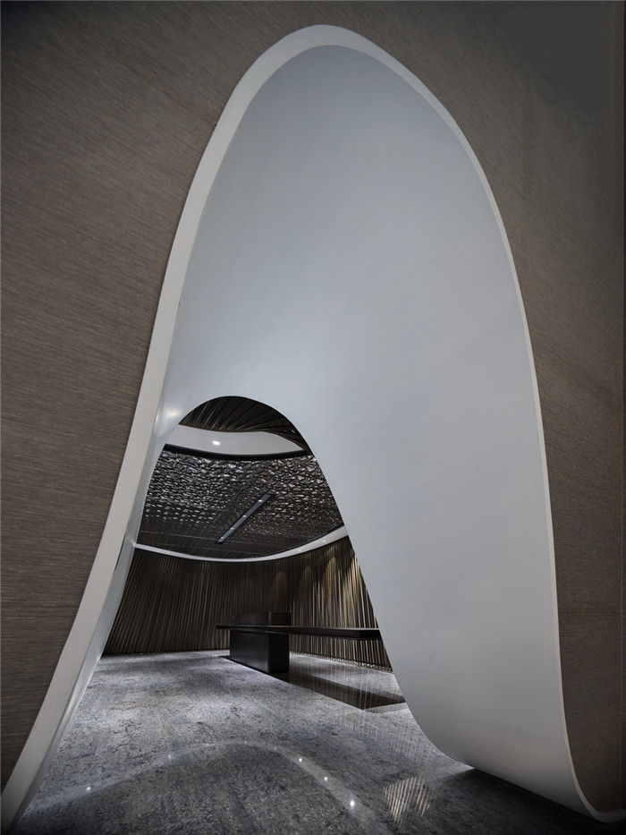 前廳裝修實(shí)景圖-綠地集團(tuán)上?？偛哭k公室裝修  引領(lǐng)智慧辦公設(shè)計(jì)風(fēng)尚