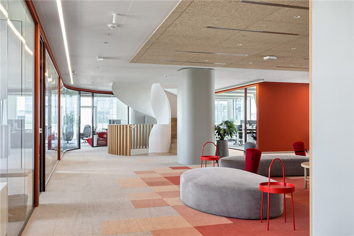 開(kāi)放靈動(dòng)的國(guó)外知名手游公司總部辦公樓裝修設(shè)計(jì)方案 開(kāi)放靈動(dòng)的國(guó)外知名手游公司總部辦公樓裝修設(shè)計(jì)方案