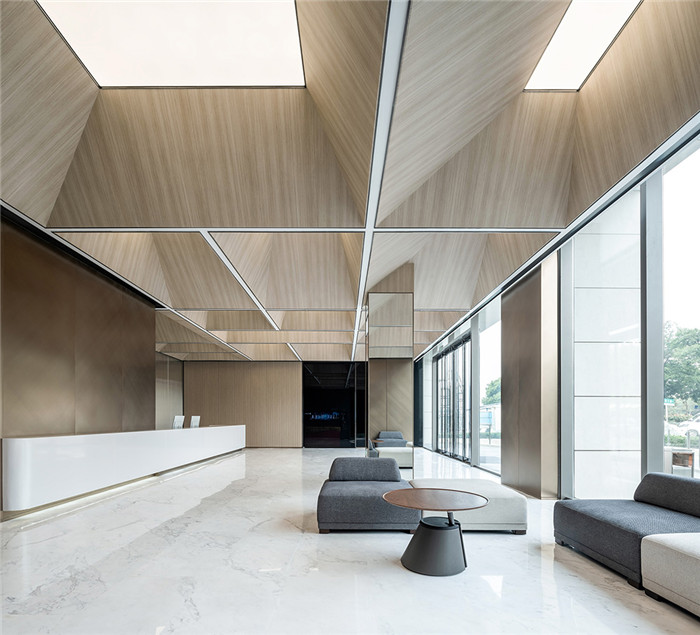 一樓接待大廳裝修設(shè)計(jì)-大氣靈動(dòng)多元化的旭輝地產(chǎn)總部辦公樓裝修方案 一樓接待大廳裝修設(shè)計(jì)-大氣靈動(dòng)多元化的旭輝地產(chǎn)總部辦公樓裝修方案