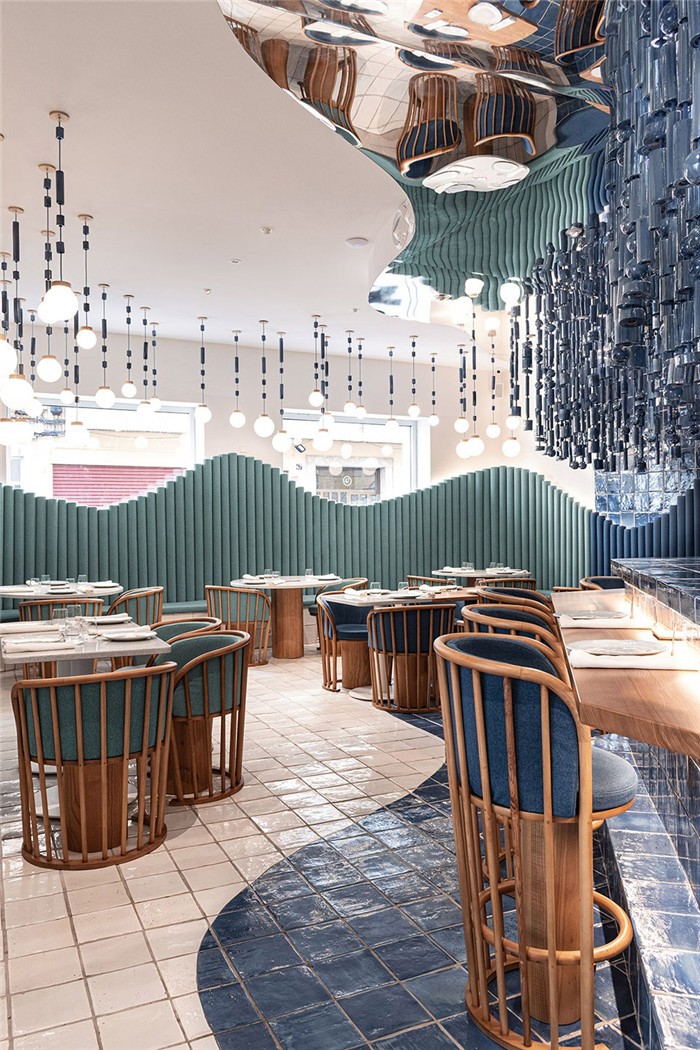 以海洋為主題的西班牙海鮮酒吧餐廳裝修設(shè)計方案 以海洋為主題的西班牙海鮮酒吧餐廳裝修設(shè)計方案