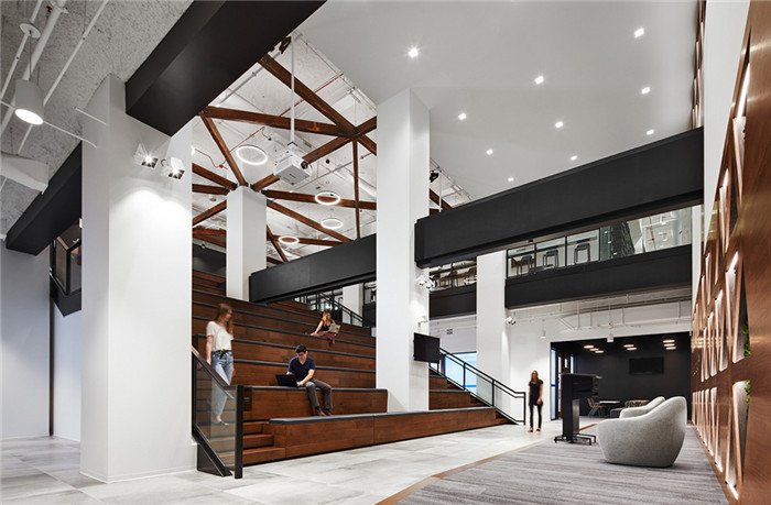 員工聚會(huì)活動(dòng)區(qū)裝修-高端奢華風(fēng)科技公司總部辦公樓擴(kuò)張改造裝修案例 員工聚會(huì)活動(dòng)區(qū)裝修-高端奢華風(fēng)科技公司總部辦公樓擴(kuò)張改造裝修案例