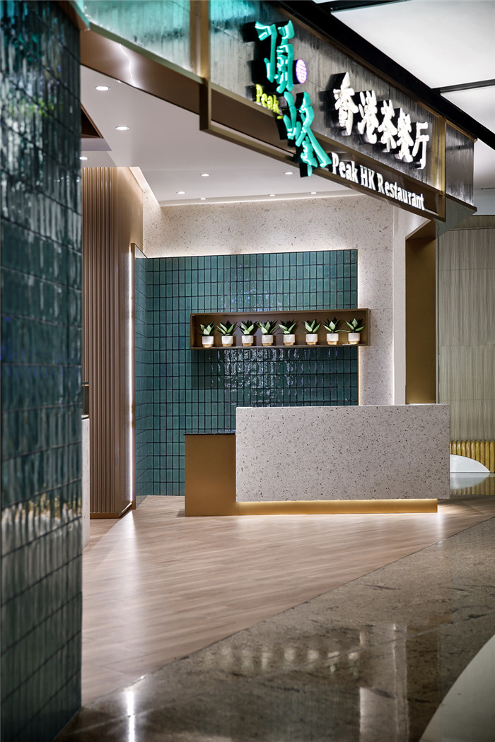 商場餐廳門頭設(shè)計-鄭州宏鈺堂餐飲裝修公司推薦摩登港式連鎖茶餐廳裝修 商場餐廳門頭設(shè)計-鄭州宏鈺堂餐飲裝修公司推薦摩登港式連鎖茶餐廳裝修