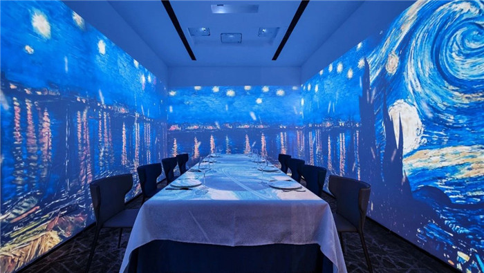 餐廳投影主題包廂裝修-鄭州創(chuàng)意餐廳裝修公司推薦Young藝術餐廳裝修設計 餐廳投影主題包廂裝修-鄭州創(chuàng)意餐廳裝修公司推薦Young藝術餐廳裝修設計