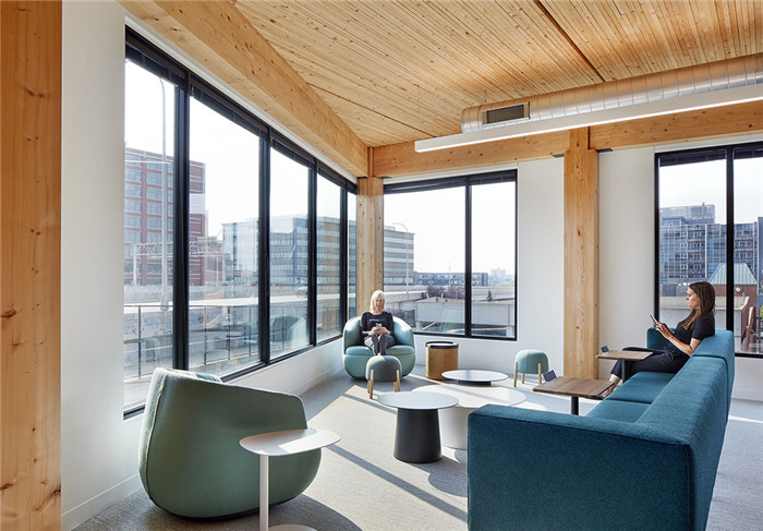 溫暖時(shí)尚的工業(yè)風(fēng)食品制造集團(tuán)總部辦公室裝修方案 溫暖時(shí)尚的工業(yè)風(fēng)食品制造集團(tuán)總部辦公室裝修方案