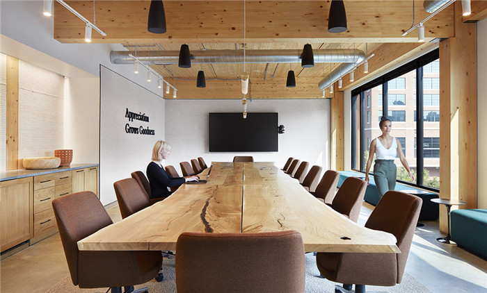 溫暖時(shí)尚的工業(yè)風(fēng)食品制造集團(tuán)總部辦公室裝修方案 溫暖時(shí)尚的工業(yè)風(fēng)食品制造集團(tuán)總部辦公室裝修方案